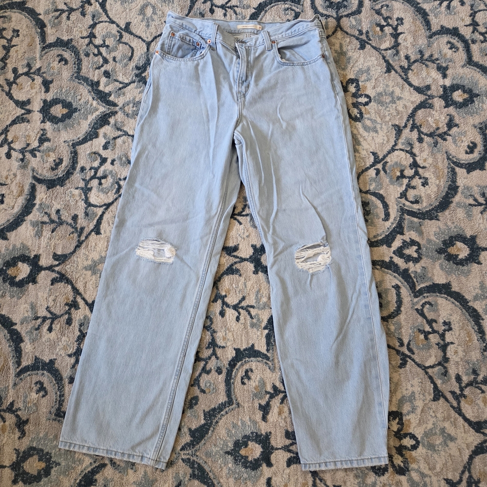 Levi's Light Wash Distressed Women's Straight Leg Jeans